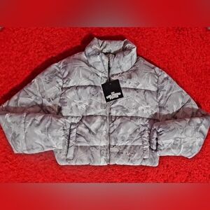 SOLD**Cropped Puffer Jacket – Lightweight & Soft